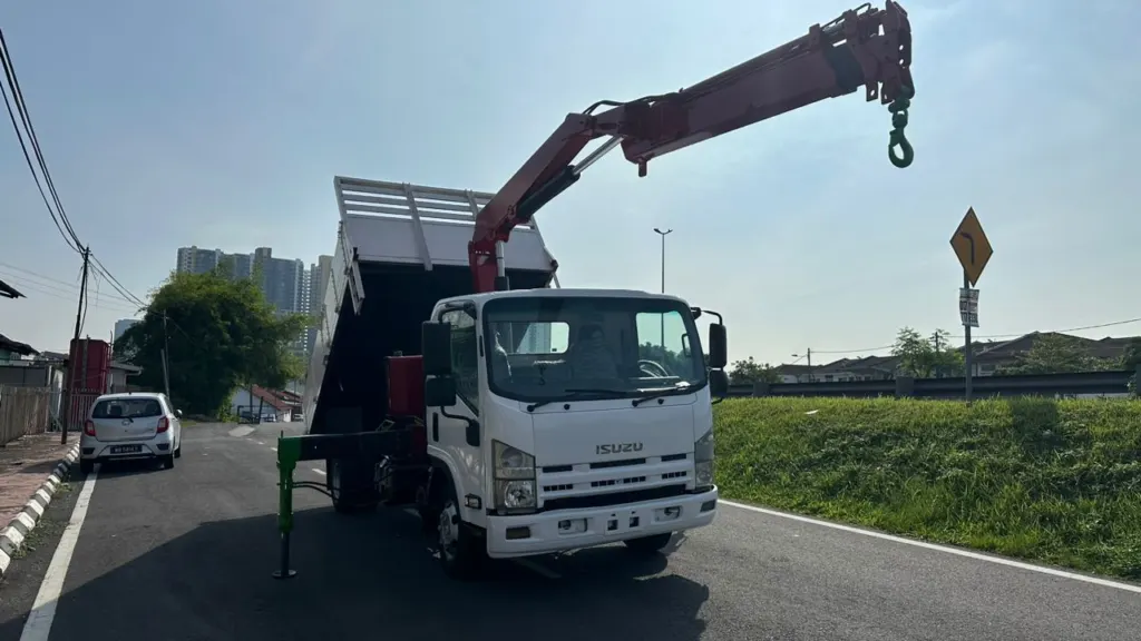 Isuzu (refurbished, details to confirm) L28