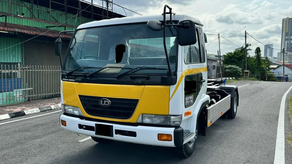 Nissan 3 ton L53