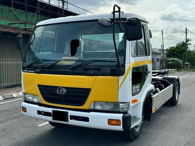 Nissan 3 ton L53