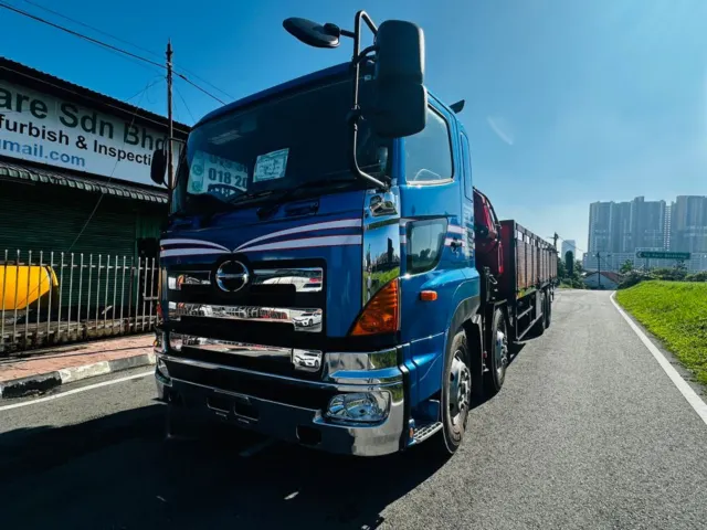 Hino 10 ton L08
