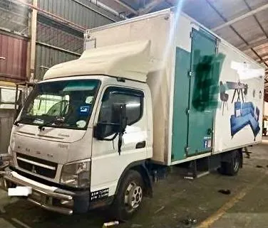 Furniture lorry · respray, after repair